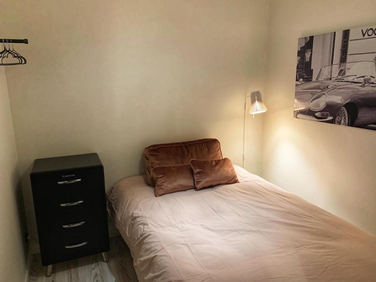Broncks Apartment 1 - Modern 2-Bedroom In The Heart Of Tórshavn Екстериор снимка
