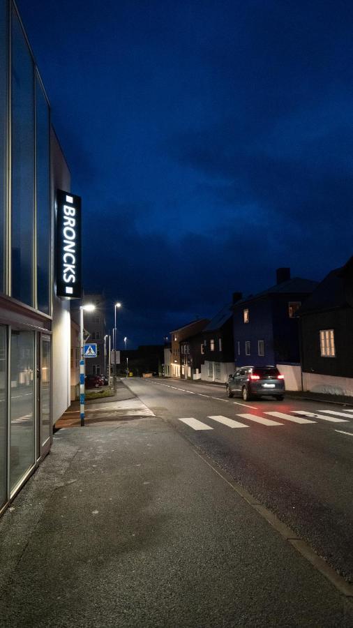 Broncks Apartment 1 - Modern 2-Bedroom In The Heart Of Tórshavn Екстериор снимка